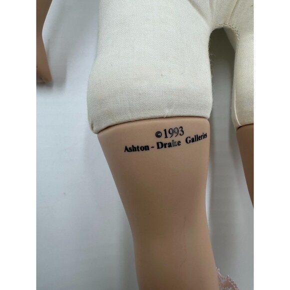 Ashton Drake Galleries 2 Much to Handle "Julie" Porcelain Doll Kathy Hippensteel - Picture 5 of 12